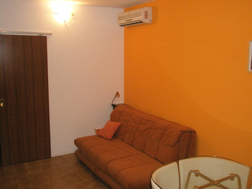Studio Apartment Jadranko Duga Uvala Krnica Kamer foto